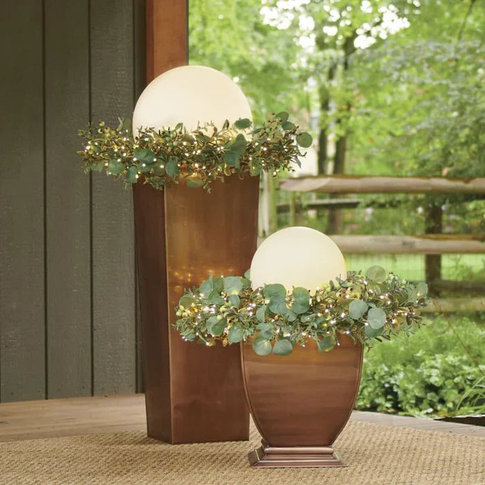 Bolvormige LED buitenverlichting, GlowSphere, oplaadbaar voor flexibele plaatsing in tuin.