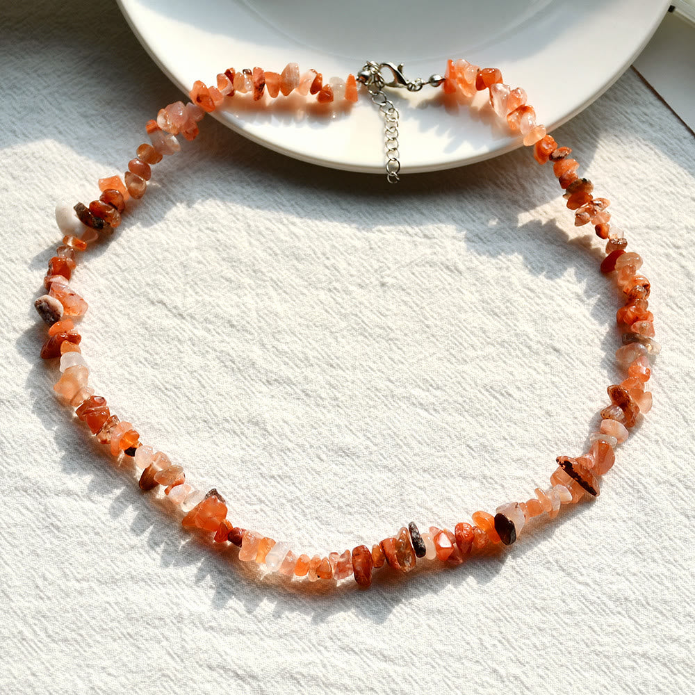 Tijdloze Lina kristallen ketting, natuursteen sieraad, elegante accessoire voor dames.