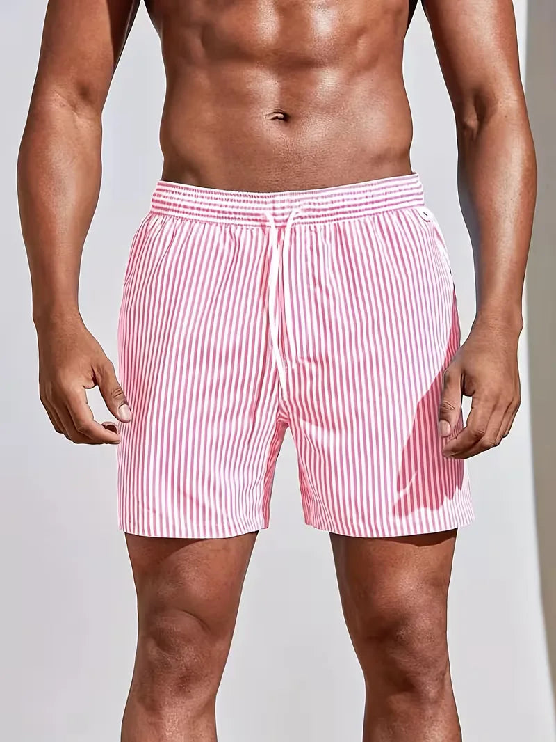Moderne heren zwemshorts met opvallend streepdessin, geschikt voor vakantie en ontspannen zomerse dagen.