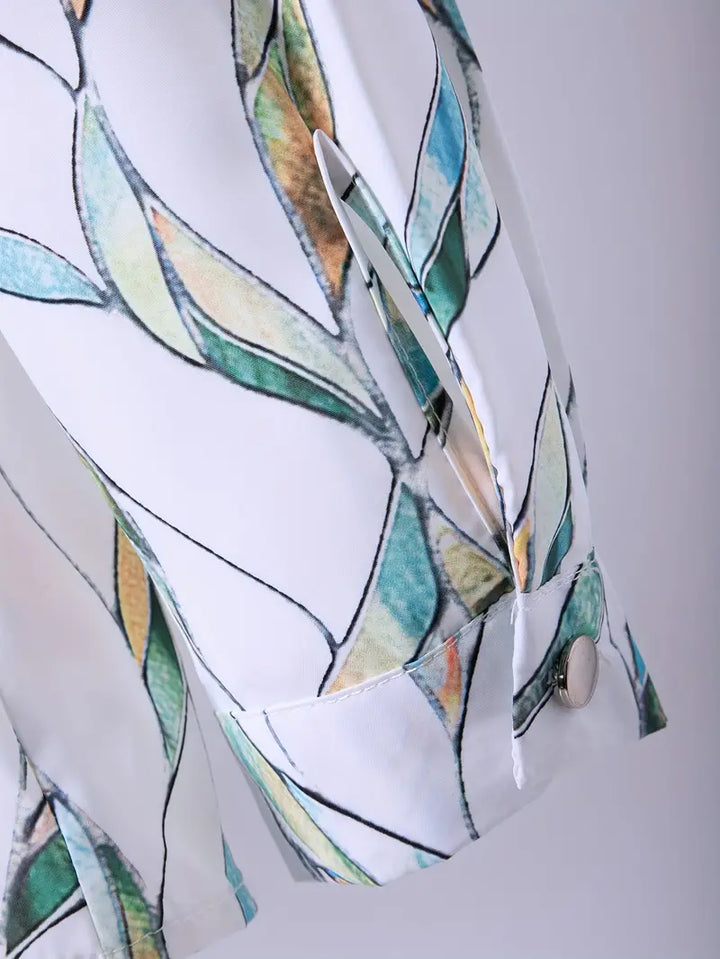 Lente/zomer damesblouse, elegant en casual, met opvallend uniek patroon voor een frisse look.