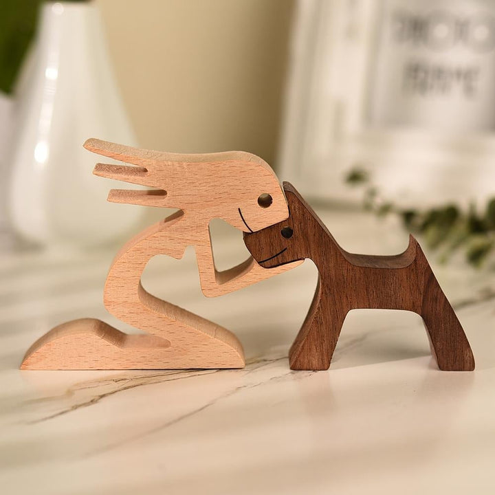 Houten sculptuur: liefdevolle band tussen mens & hond. Handgemaakt interieur kunstwerk, perfect cadeau.