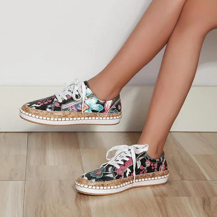 Trendy dames gebloemde sneakers met comfortabele orthopedische zool, perfect voor een modieuze look.