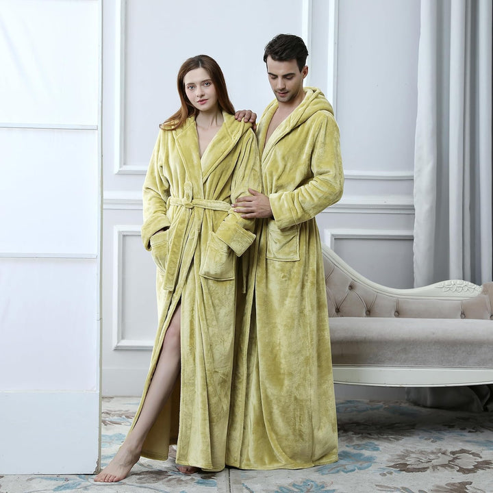 Zachte en comfortabele pluizige fleece badjas, met capuchon voor heren en dames.