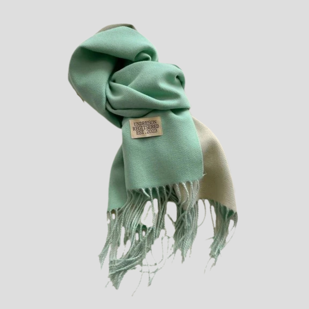 Modieuze wollen sjaal, unisex, ideaal voor een stijlvolle winterlook en extra warmte.