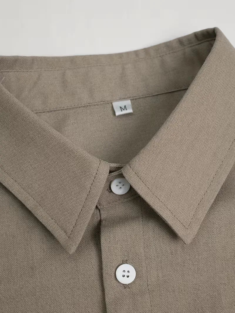 Zacht en comfortabel heren shirt met lange mouwen en V-hals, perfecte pasvorm voor casual herfstlooks.