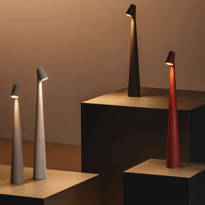 Dimbaar draadloos LED sfeerlicht creëert warme sfeer. Minimalistische Nordic tafellamp met zachte verlichting.
