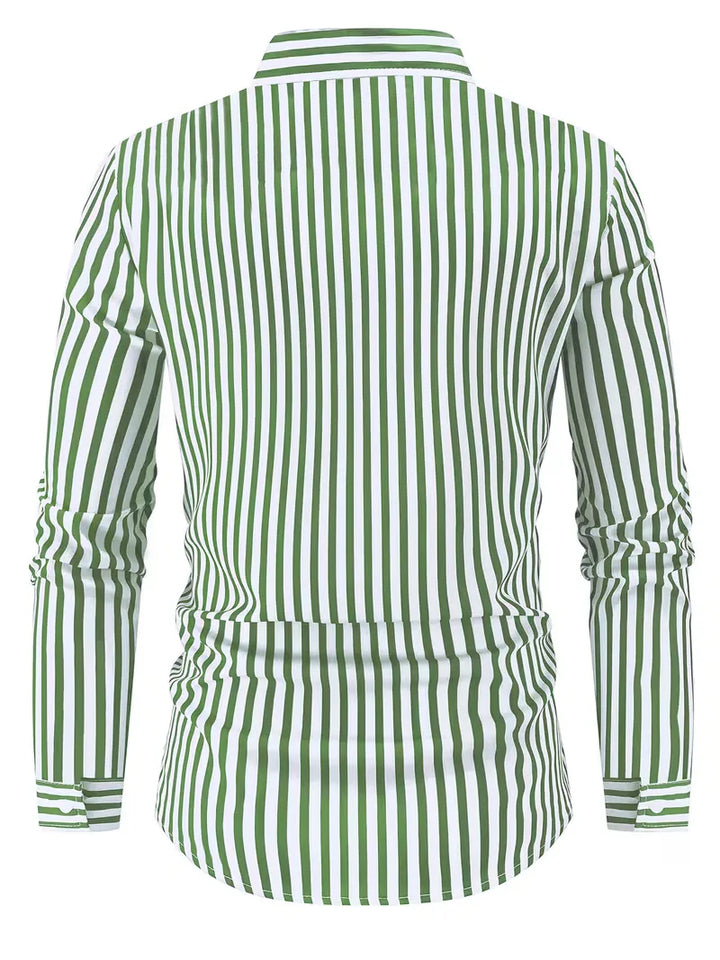 Modern herenoverhemd met lange mouwen, slim fit en subtiele verticale strepen. Voor de modieuze man.