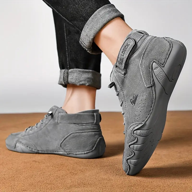 Waterdichte Adriel herenschoenen van Hoymans, perfect voor natte outdoor avonturen en casual dagen.