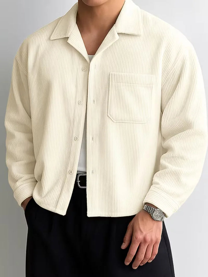 Zacht en ademend oversized herenoverhemd, lange mouwen, V-hals, comfortabel voor dagelijks gebruik.