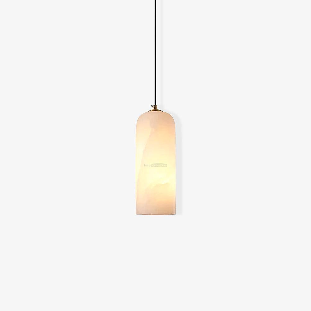 Verfijnde albasten hanglamp, LED compatibel, ideaal voor woonkamer.