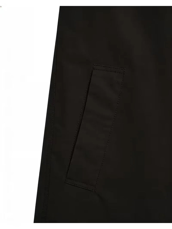 Moderne matcha groene slim fit heren trenchcoat, comfortabele herfstjas voor stijlvolle herenkleding.