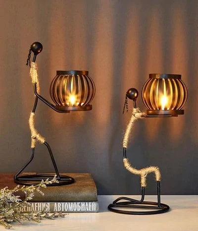 Vintage-stijl metalen kaarsenhouder van VintageMan, creëert direct sfeer en elegantie in huis.