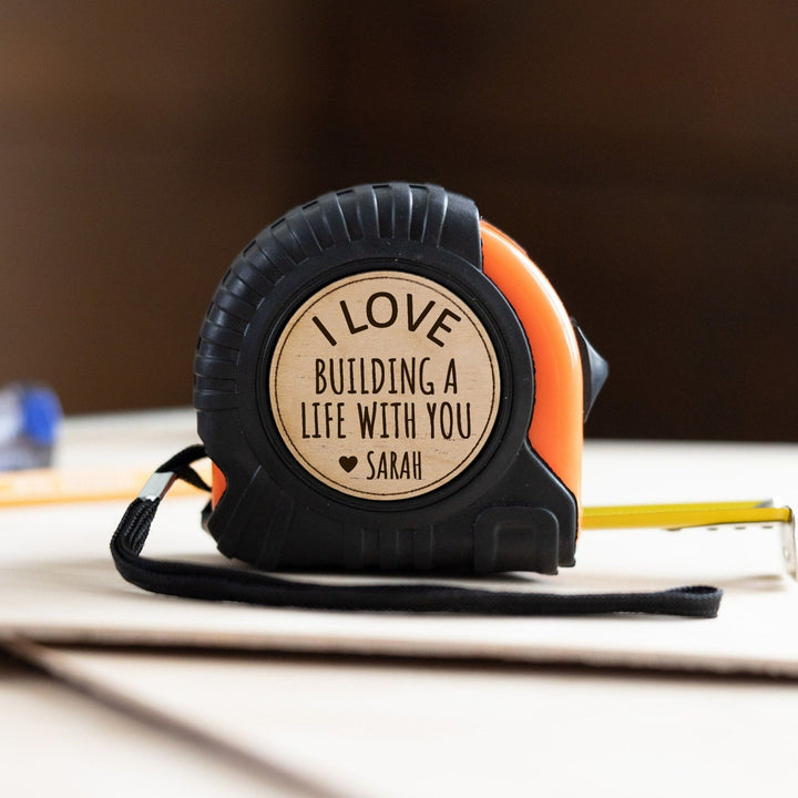 Cadeauset met gepersonaliseerd gereedschap: hamer en meetlint. Het perfecte geschenk voor papa.