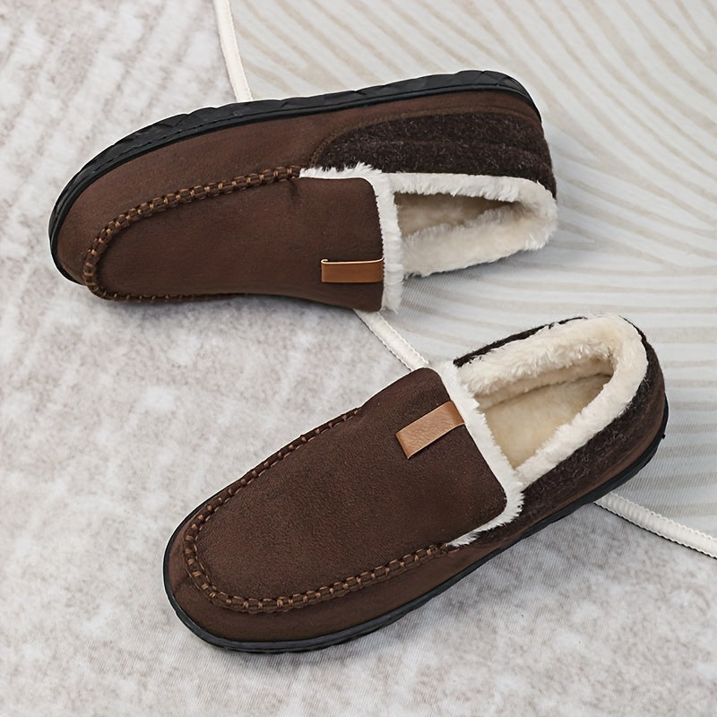 Comfortabele heren pantoffel loafers, bruin, slip-on design voor gemakkelijk aantrekken.