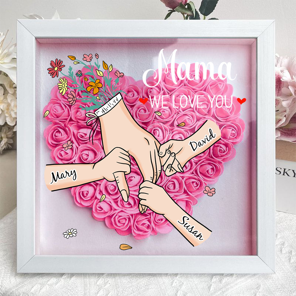 Liefdevol mama cadeau: gepersonaliseerde namen bloemen in schaduwbox; perfect voor Moederdag of verjaardag.