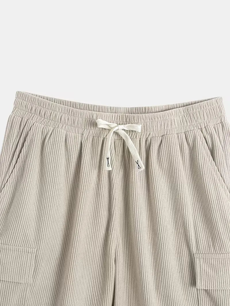 Trendy heren tweedelige zomer set: corduroy shorts met knoopoverhemd, perfect voor een relaxte look.