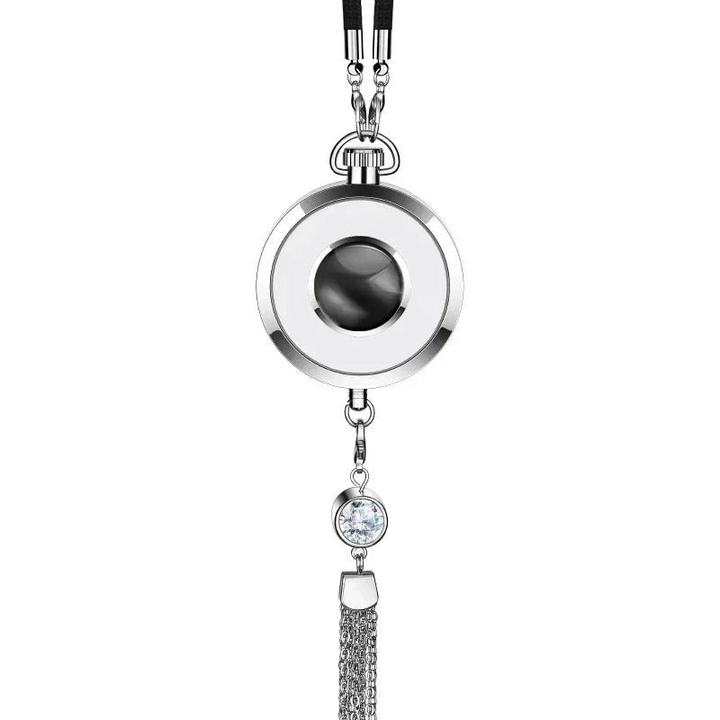 Luxe auto parfum hanger met strass, voor langdurige frisse geur in auto interieur.