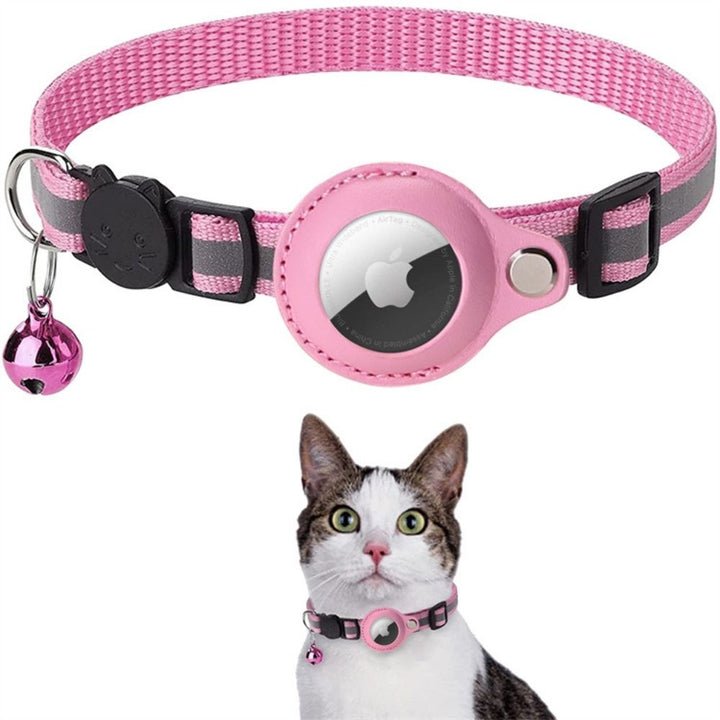 Detail van de Milo kattenhalsband, toont de reflecterende strip en stevige sluiting.