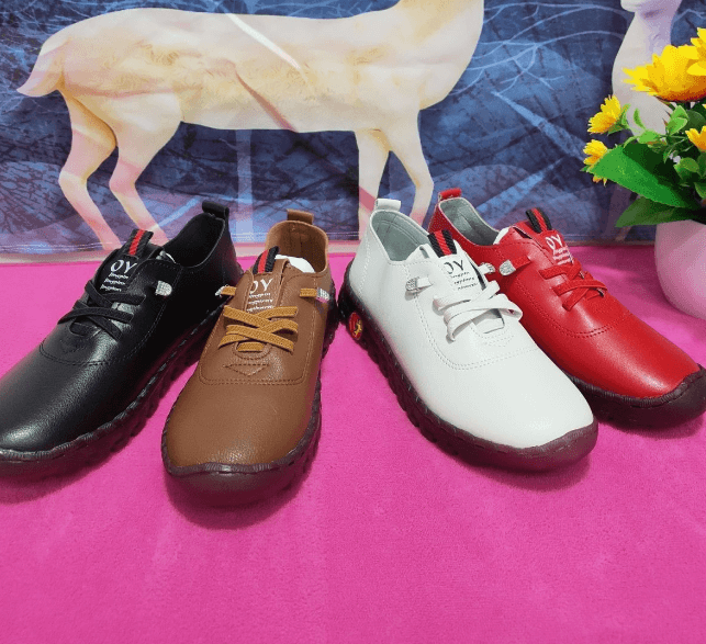 Trendy dames instappers, orthopedisch ontwerp, bieden comfort en stijl voor elke gelegenheid.