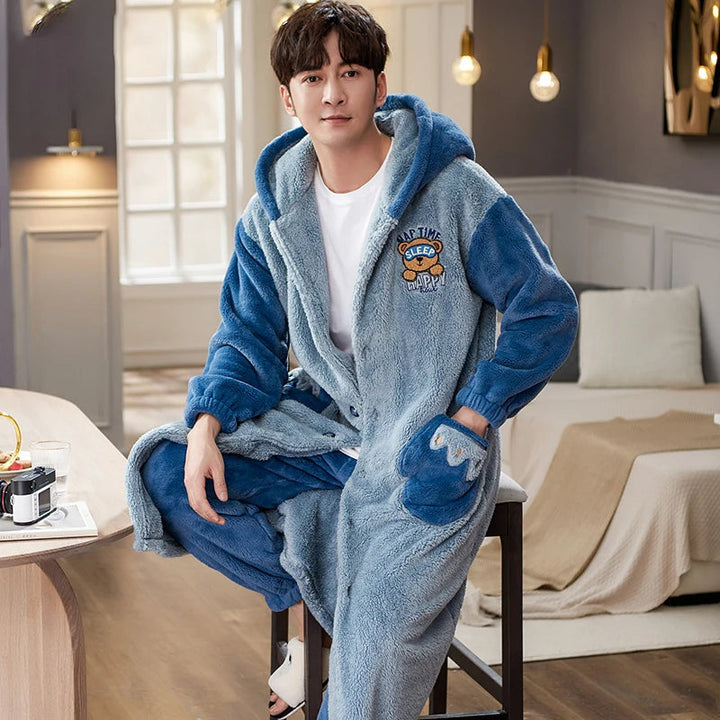 Heren flanellen hooded badjas, ideaal voor ontspanning. Warme loungekleding en comfortabele homewear voor de winter.