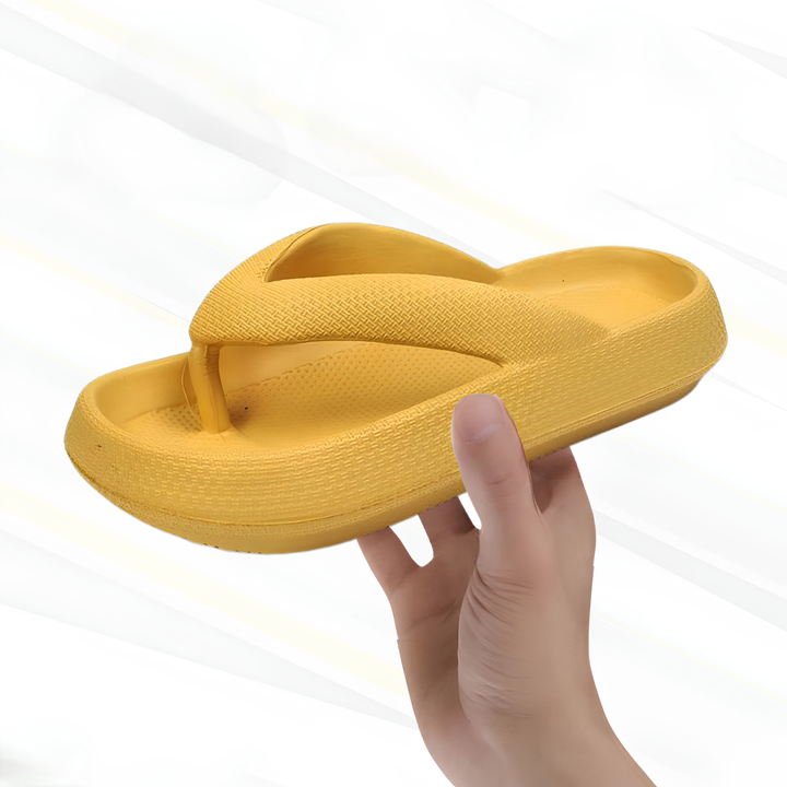 Zwarte dames slippers met voetondersteuning, lichtgewicht, orthopedisch en ideaal voor dagelijks gebruik.
