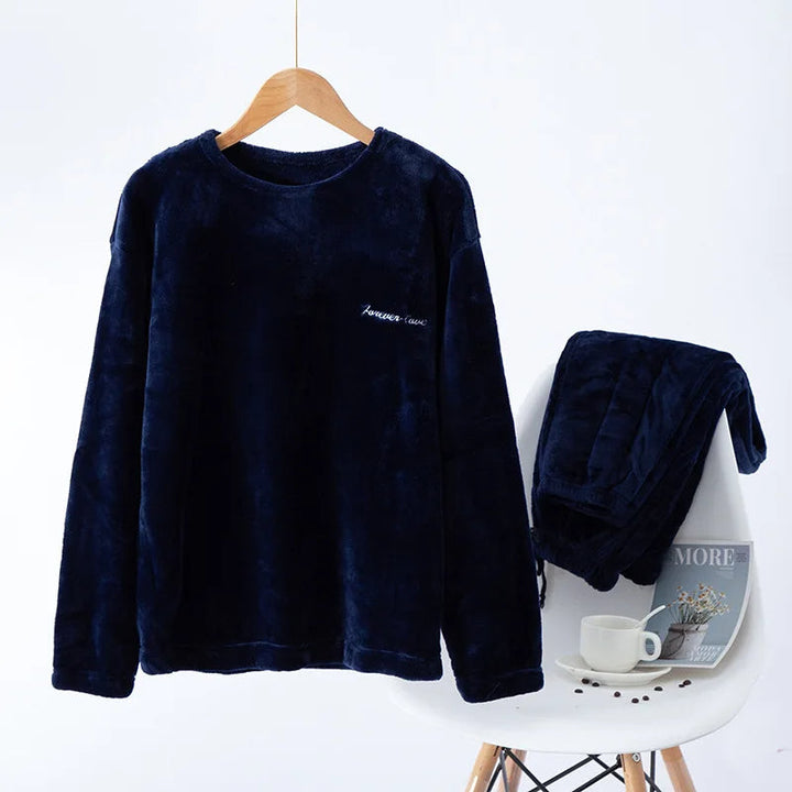 Comfortabele herenpyjama set voor de winter, zachte stof biedt heerlijke warmte.