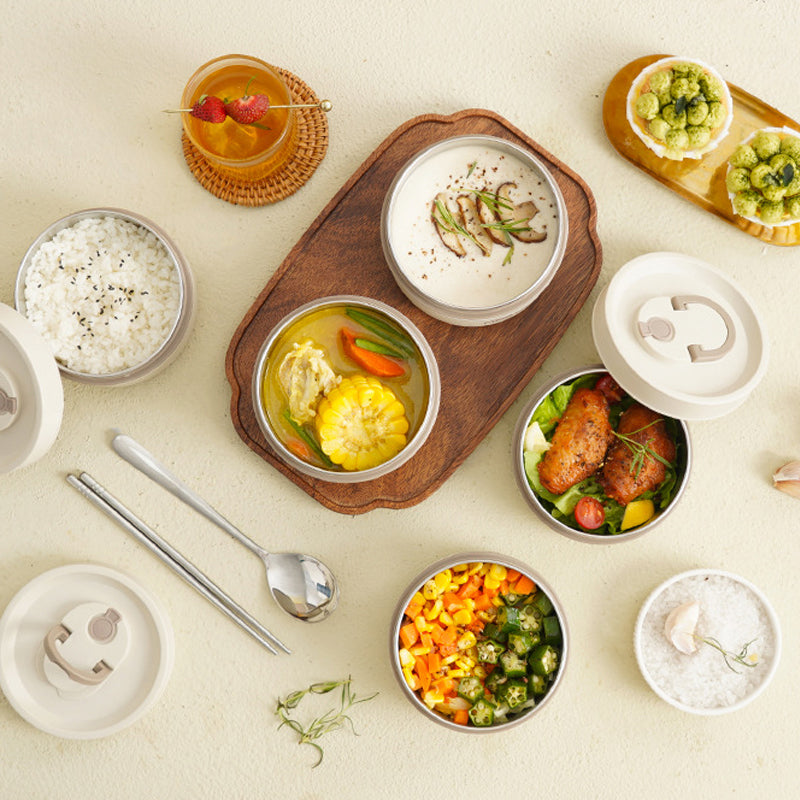 Compacte meerlagige vershoud lunchbox, perfect voor gezonde maaltijden onderweg, incl. draagtas.