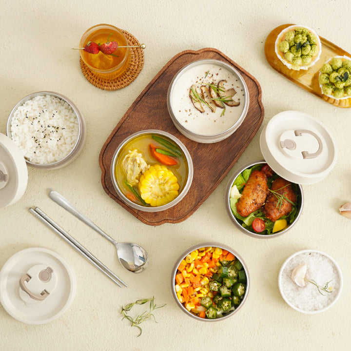 Compacte meerlagige vershoud lunchbox, perfect voor gezonde maaltijden onderweg, incl. draagtas.