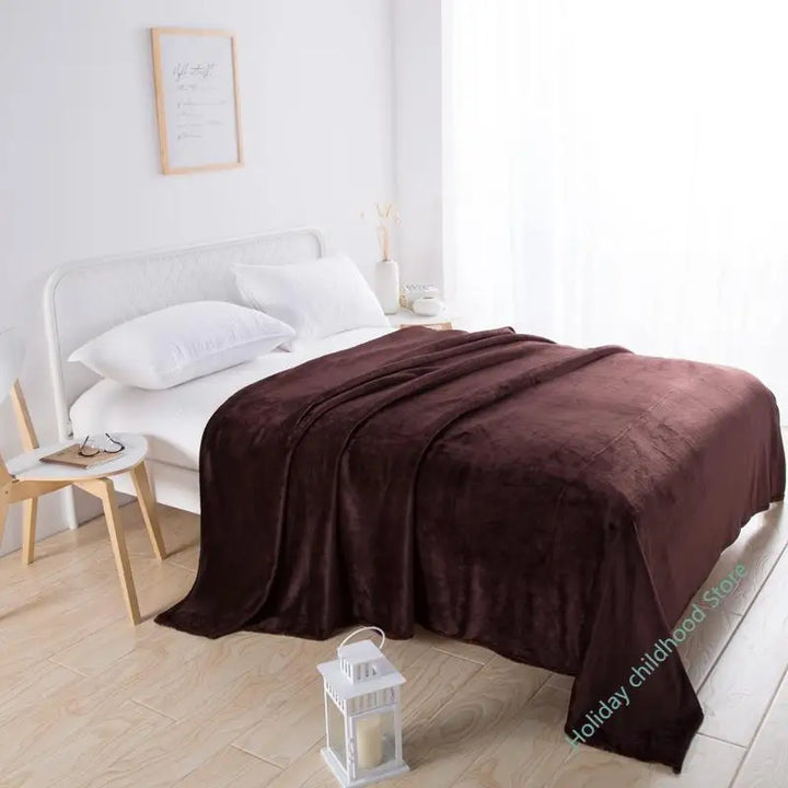 Stijlvolle fluwelen woondeken (VelvetLux); een comfortabele en decoratieve plaid voor elke bank.