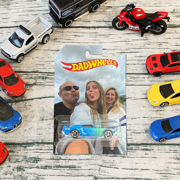 Kartonnen cadeaubox voor speelgoedauto's met eigen foto, ideaal Vaderdag of verjaardag geschenk.