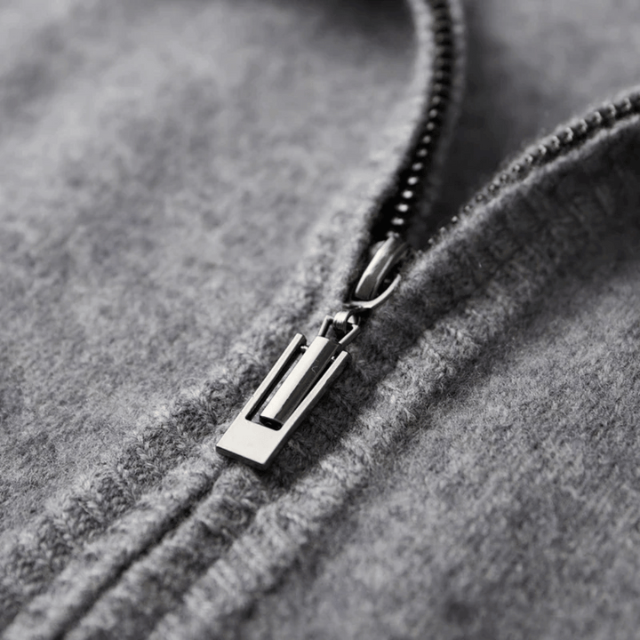 Luxe herenritssluiting jack, zacht en warm kasjmier, een comfortabel en essentieel item in heren bovenkleding.