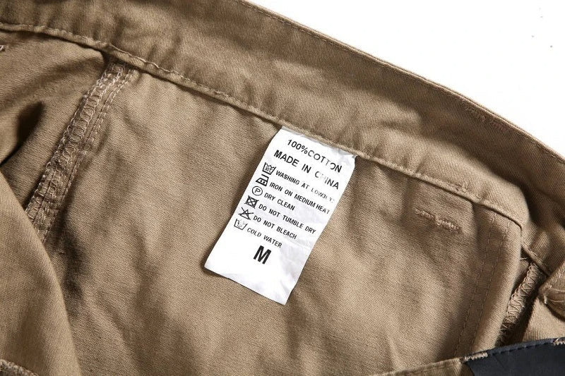 Veelzijdige heren cargo broek, een robuuste werkbroek voor alle outdoor activiteiten.