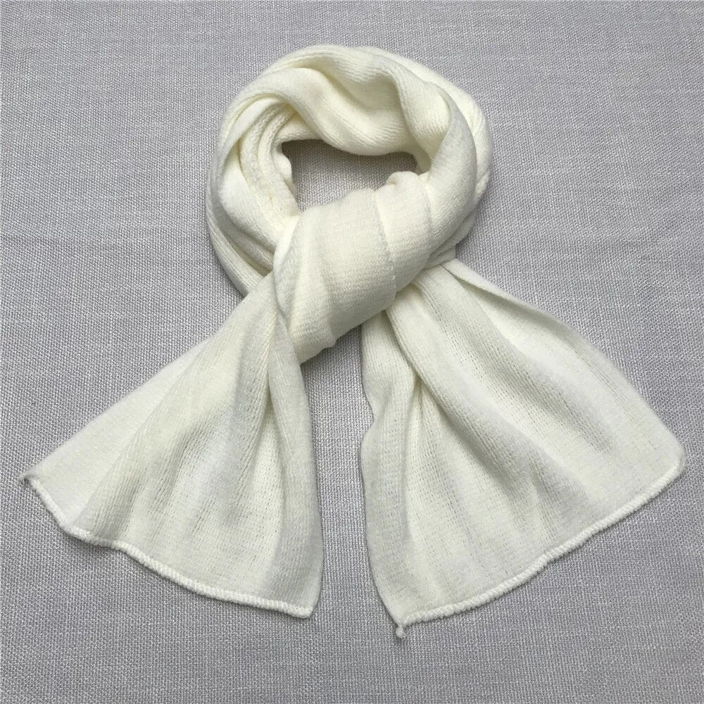 Luxe gebreide kasjmier sjaal, dik en warm, een onmisbaar unisex winteraccessoire.