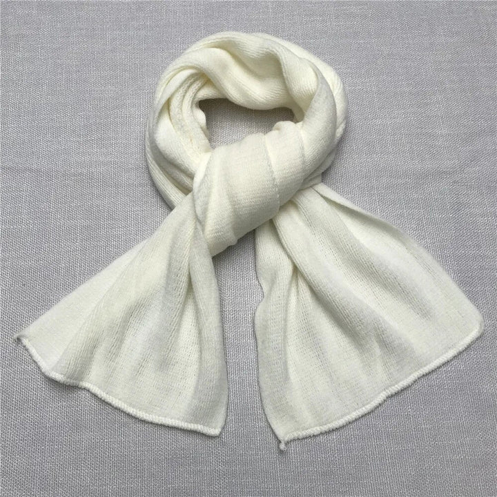 Luxe gebreide kasjmier sjaal, dik en warm, een onmisbaar unisex winteraccessoire.