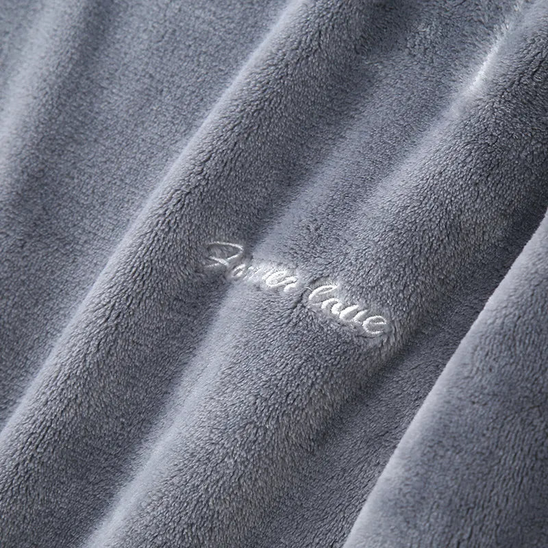 Modieuze heren pyjamaset, ideale nachtmode voor de koude wintermaanden.