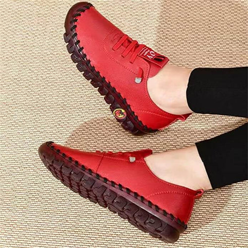 Zwarte platte dames instappers Ella, comfortabele en orthopedische comfortschoenen voor dagelijks.