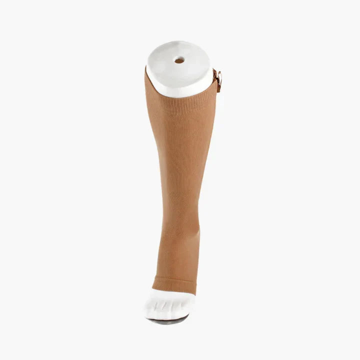 Teenloze compressiekousen met rits verlichten oedeem en zwelling, makkelijk aan te trekken.