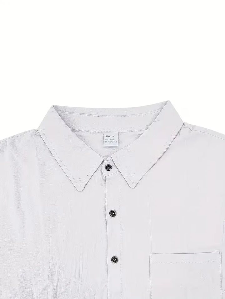 Comfortabele heren kledingset: V-hals shirt met korte mouwen en rechte pijpen broek, zachte stof.