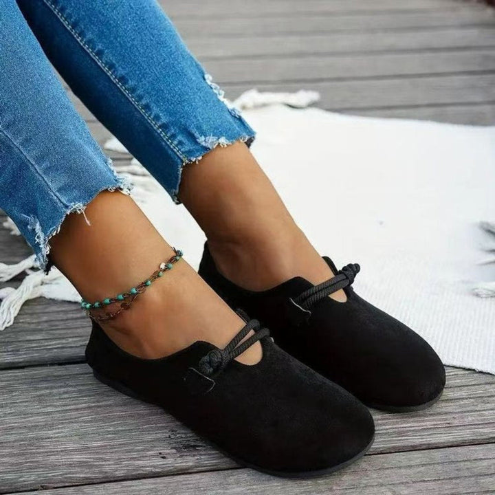 Ultrazachte suède platte damesschoenen met vetersluiting, comfortabel en elegant voor dagelijks gebruik.
