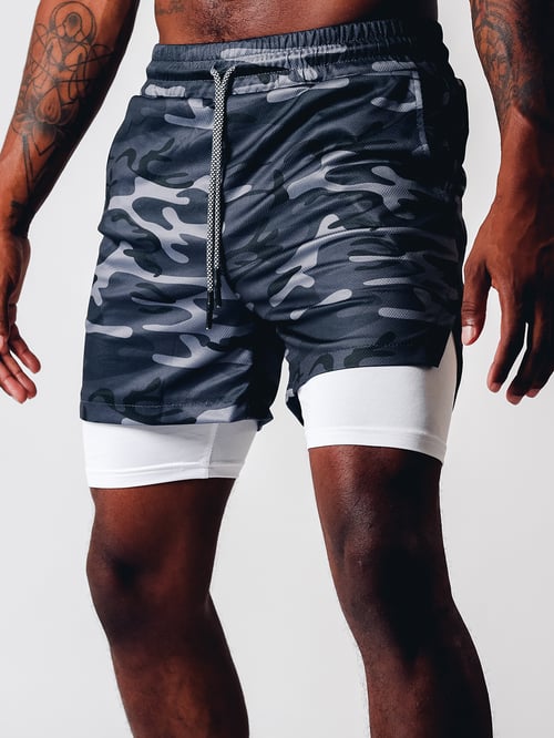 Heren 2-in-1 sportshort, ideaal voor training en hardlopen, met ingebouwde compressie voor optimale prestaties.