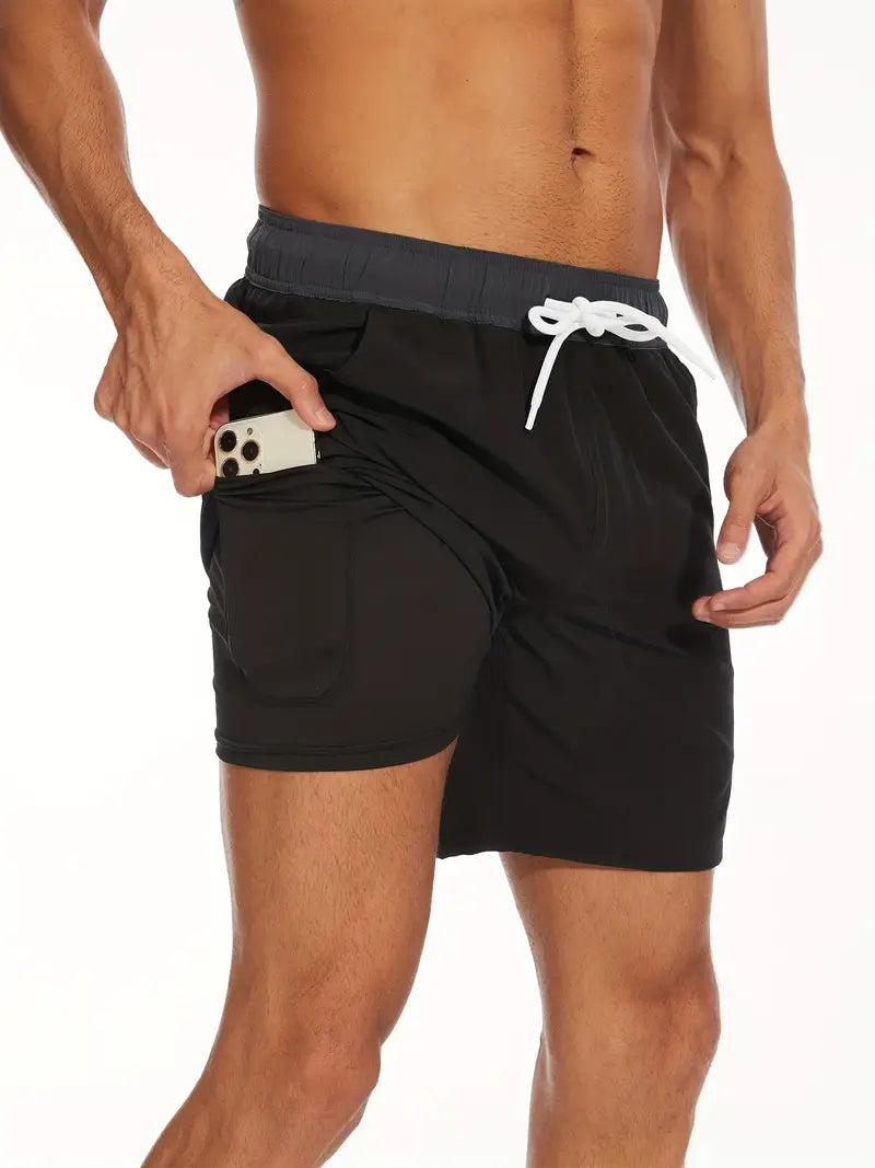 Comfortabele heren zwembroek met perfecte pasvorm. Sneldrogend polyester ideaal voor sportieve activiteiten.