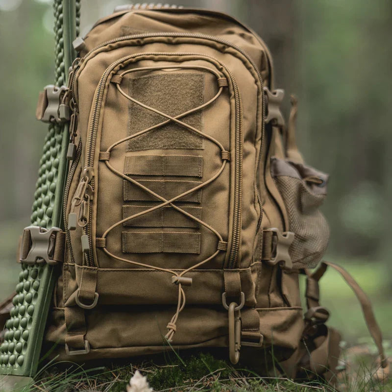 Grote unisex tactische trekking rugzak (65L) voor al je outdoor avonturen.