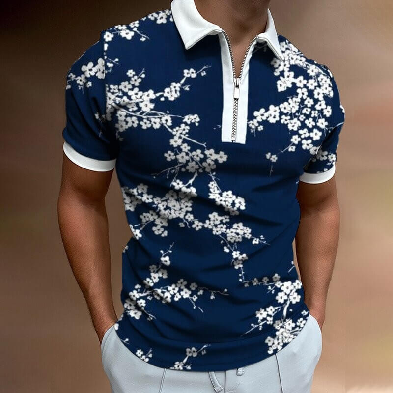 Man geniet van de zon in een comfortabel heren polo shirt met stijlvolle kraag, perfect voor de zomer.