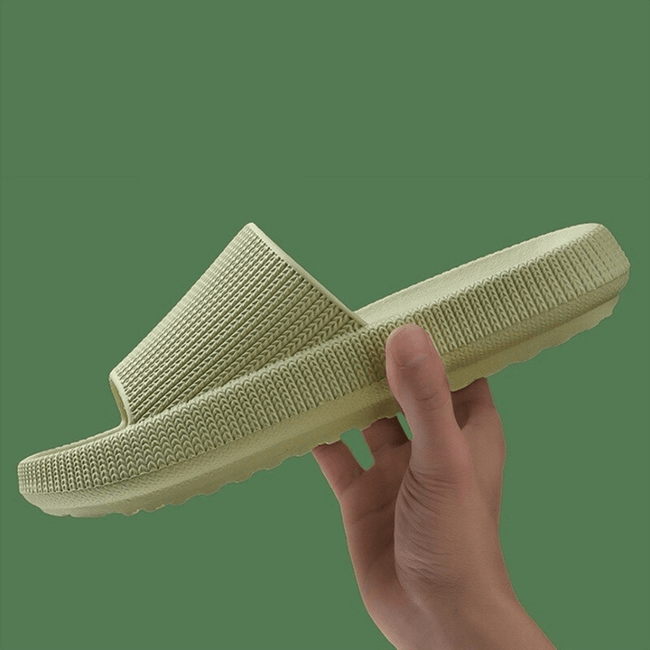 Comfortabele dames cloud slippers met antislip, ideaal als strandschoenen of lichte zomerslippers.