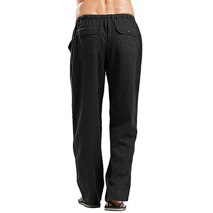 Casual herenbroek met wijde pijpen, bekend om zijn comfort en moderne, relaxte pasvorm.