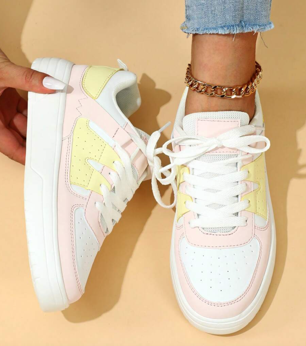Trendy dames sneakers met optimale voetcomfort, perfect voor een sportieve en casual look.