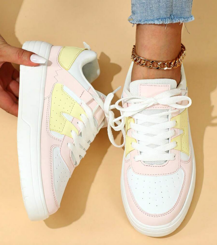 Trendy dames sneakers met optimale voetcomfort, perfect voor een sportieve en casual look.