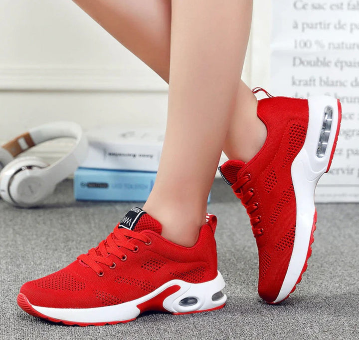 Casual damesmode: stijlvolle orthopedische sneakers, ideaal voor dagelijks gebruik en voetondersteuning.