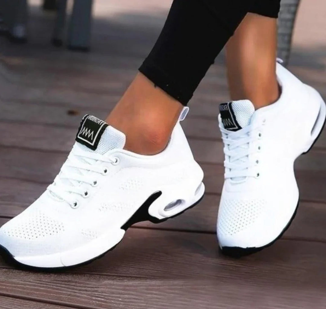 Actieve orthopedische damessneakers; ergonomisch design voor uitstekende voetondersteuning en comfort.