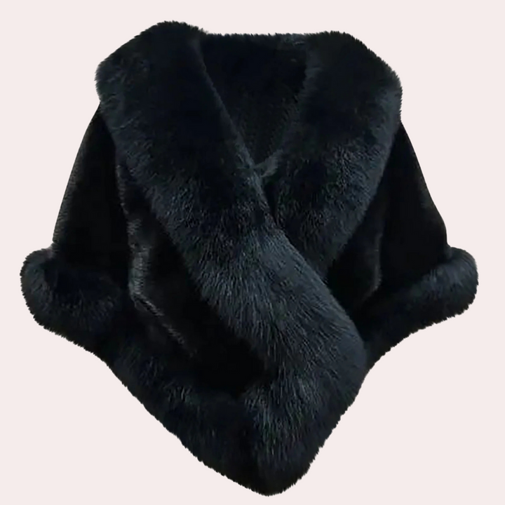 Close-up van de warme faux bontsjaal voor dames. Zacht, luxe en comfortabel accessoire.